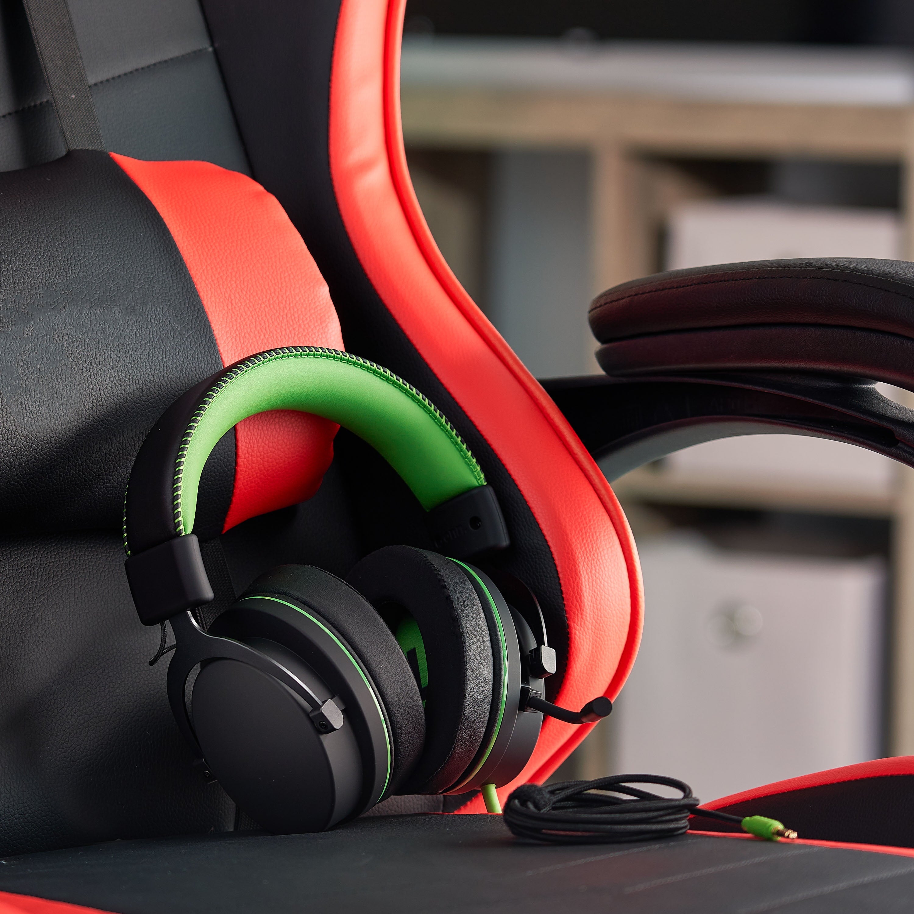 onn Wired Gaming Headset Compatible with Xbox, Black and Green